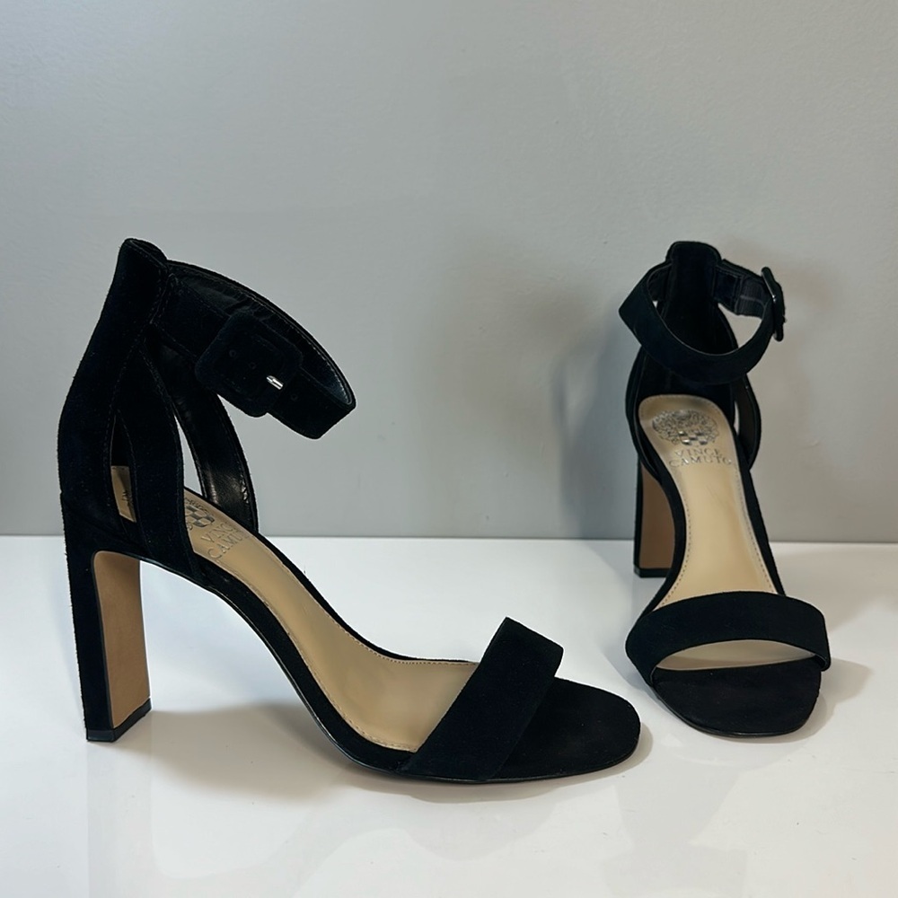 Vince‎ Camuto Bevvyn Black Suede Open Toe Block Heels Size 7.5